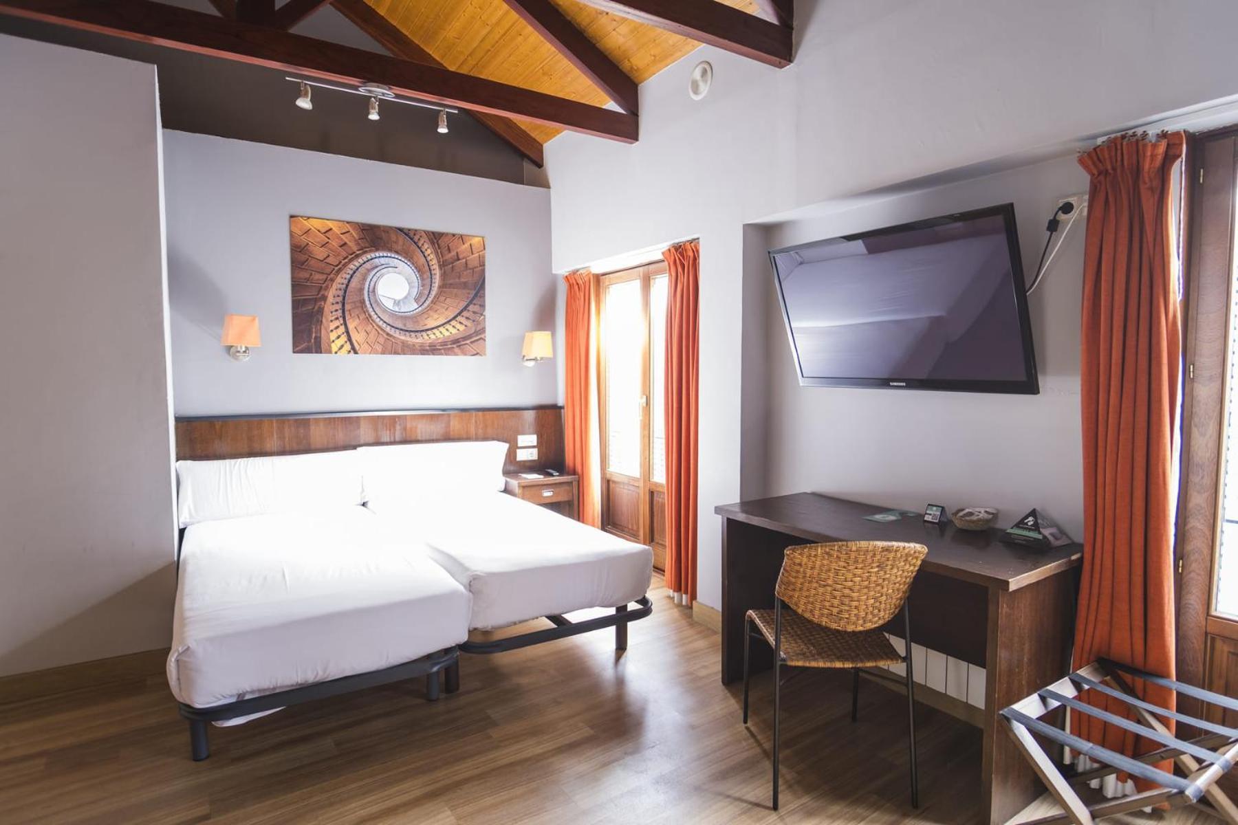 Hotel Alda Algalia ซานติอาโก เด กอมโปสเตลา ภายนอก รูปภาพ