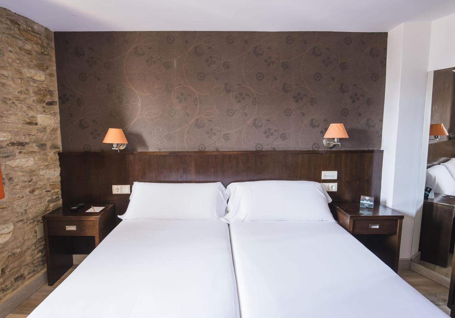 Hotel Alda Algalia ซานติอาโก เด กอมโปสเตลา ภายนอก รูปภาพ
