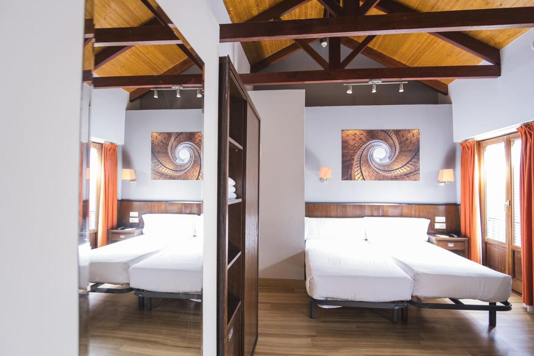 Hotel Alda Algalia ซานติอาโก เด กอมโปสเตลา ภายนอก รูปภาพ