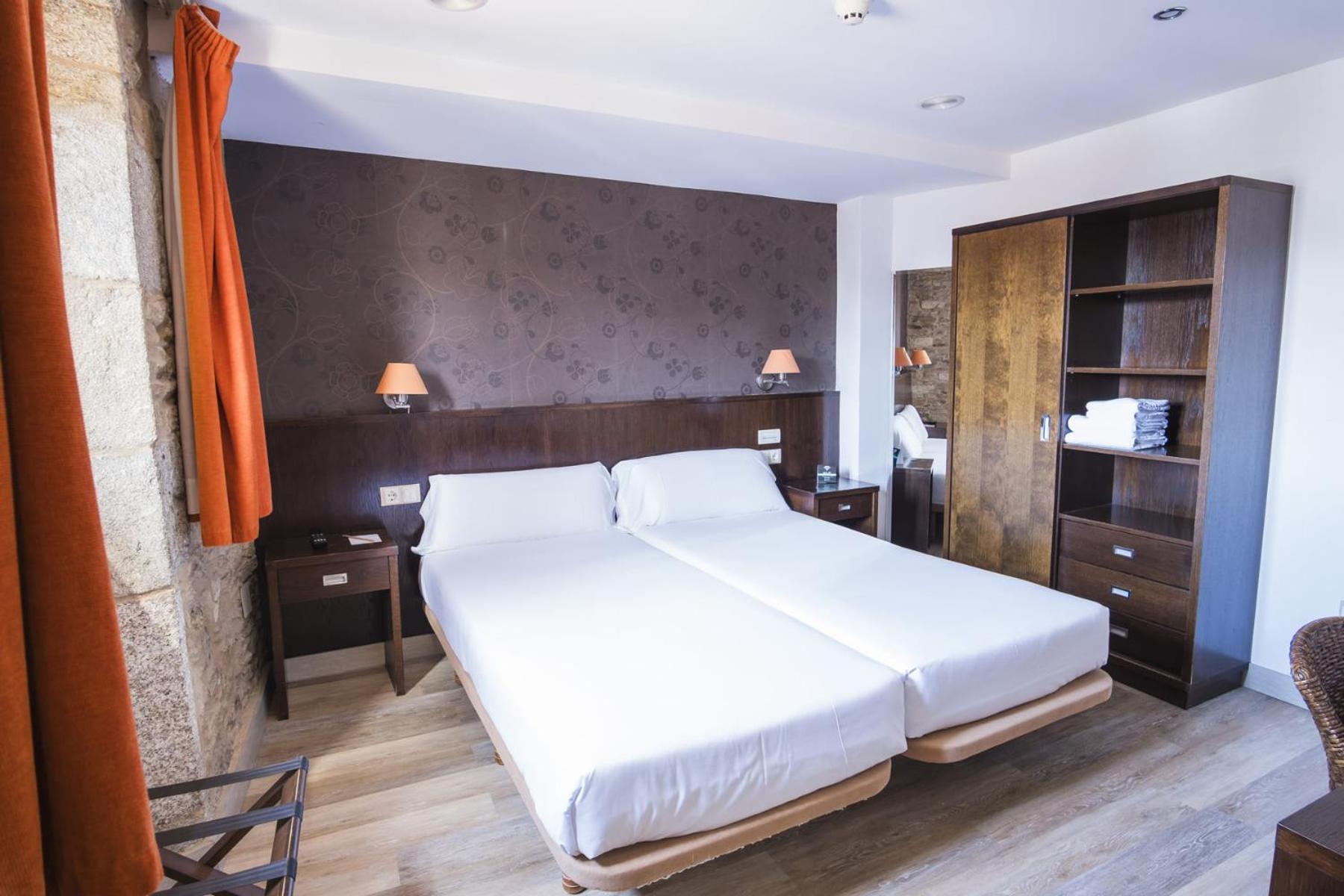 Hotel Alda Algalia ซานติอาโก เด กอมโปสเตลา ภายนอก รูปภาพ