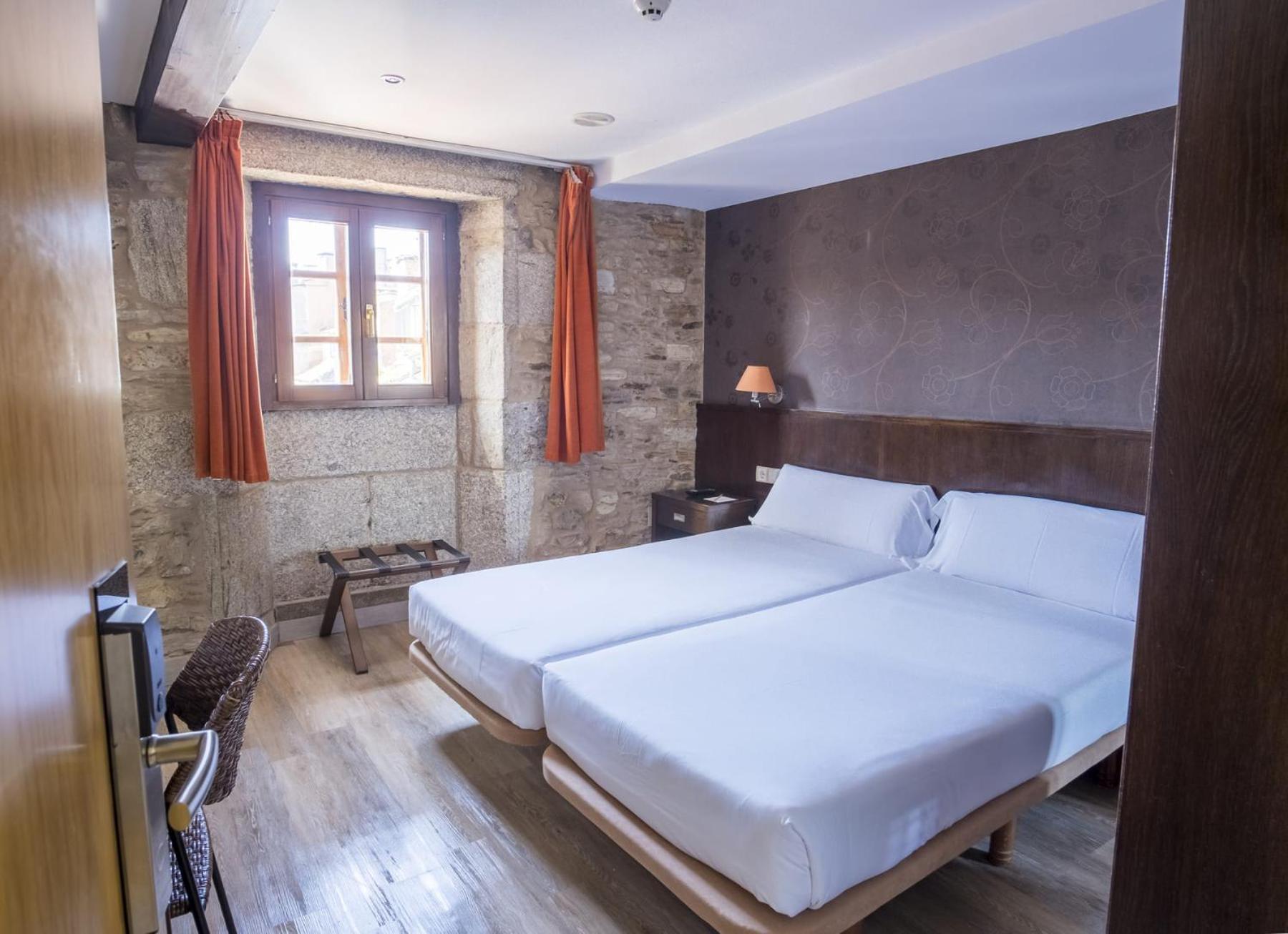Hotel Alda Algalia ซานติอาโก เด กอมโปสเตลา ภายนอก รูปภาพ